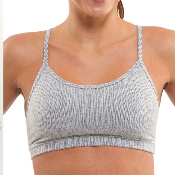 Lululemon Flow Y Bra IV size 4 - Picture 1 of 5